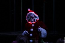 Photo du spectacle En attendant le Père Noël, par Fond de Scène